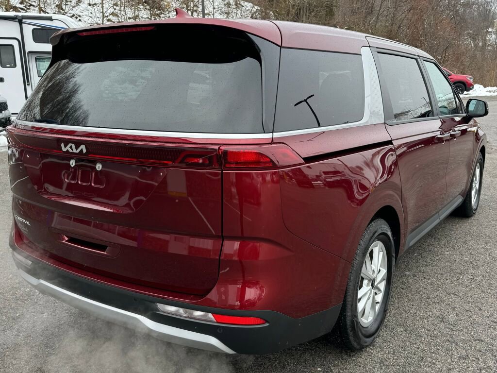 Used 2024 Kia Carnival LX image 7
