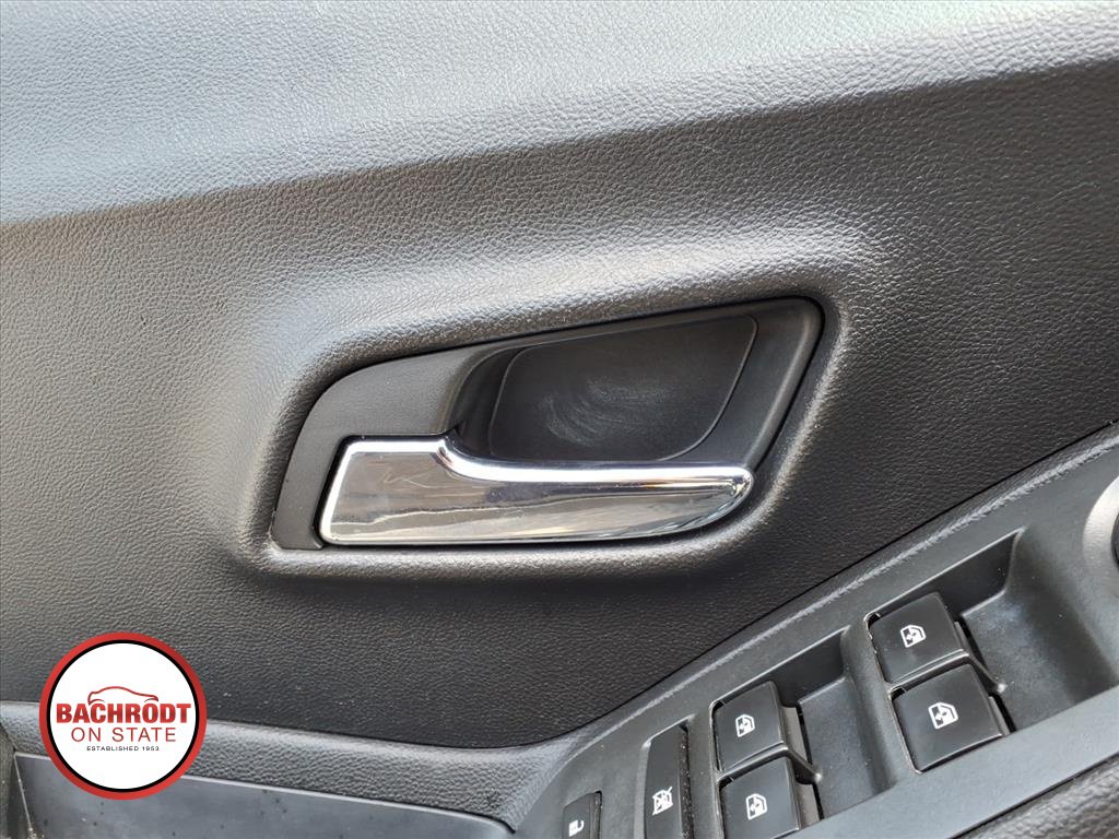 Used 2015 Chevrolet Trax LTZ FWD image 16