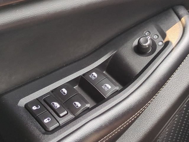 Used 2023 Jeep Grand Cherokee L Laredo AWD/4WD image 24