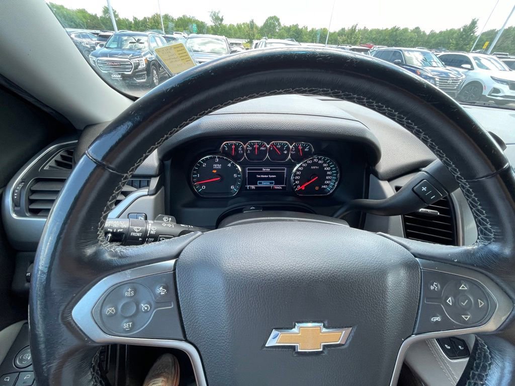 Used 2018 Chevrolet Suburban LT RWD image 24