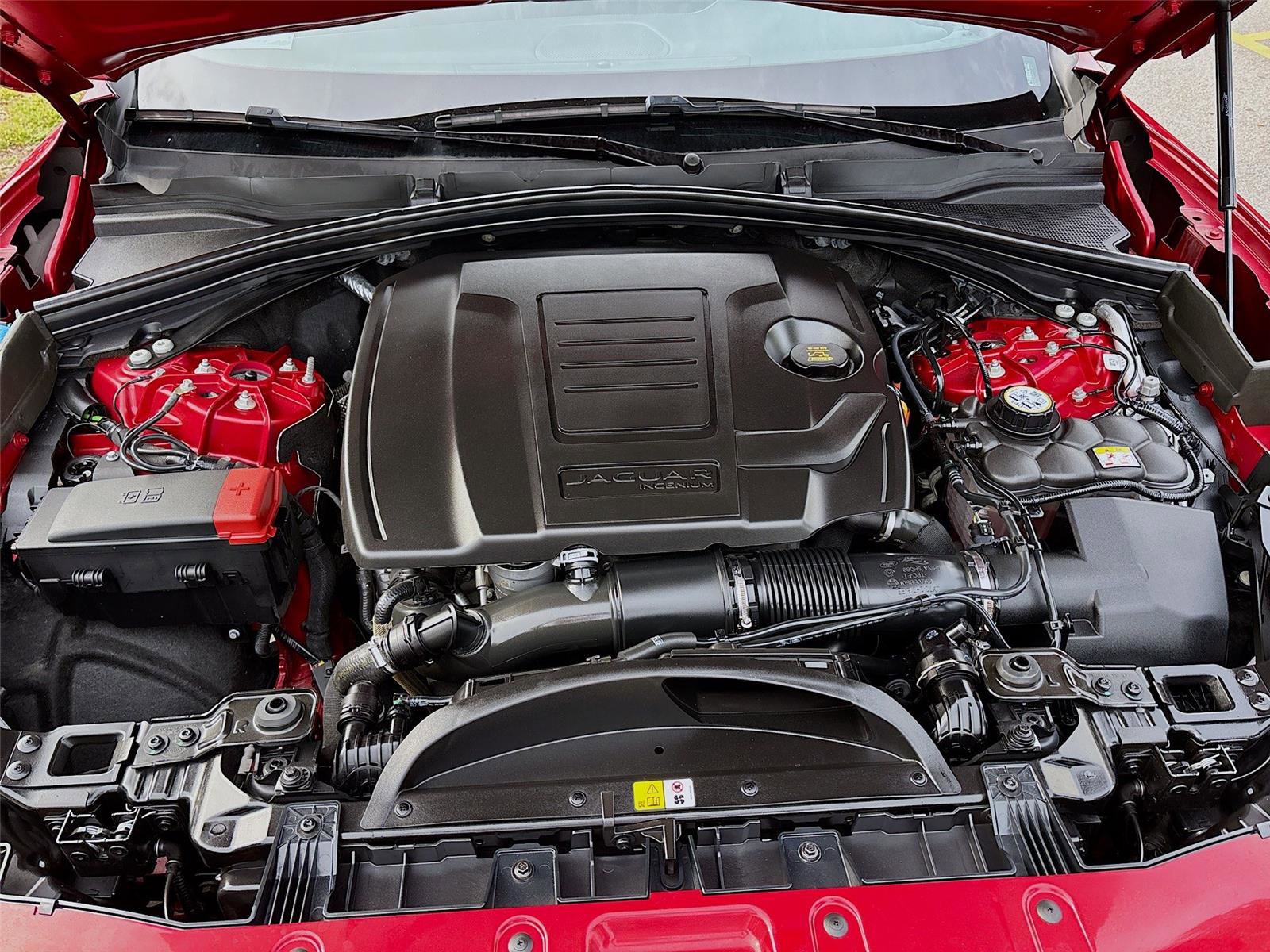 Used 2024 Jaguar F-PACE R-Dynamic S image 33