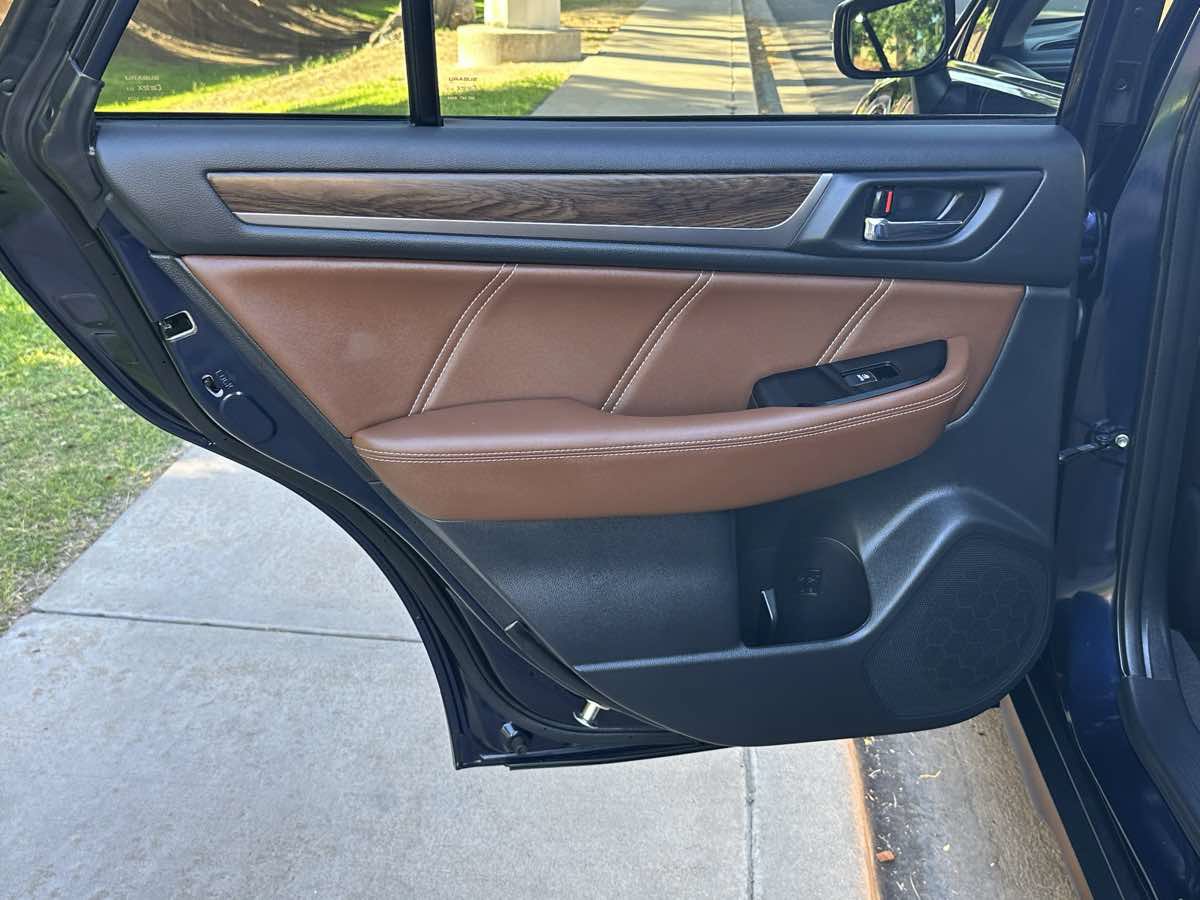 Used 2018 Subaru Outback 3.6R Touring AWD/4WD image 46