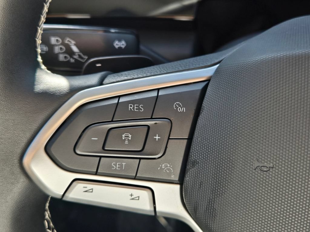 Certified 2026 Volkswagen Atlas SE FWD image 27