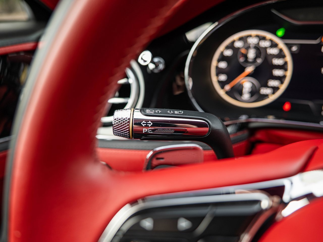 Used 2022 Bentley Flying Spur V8 image 23