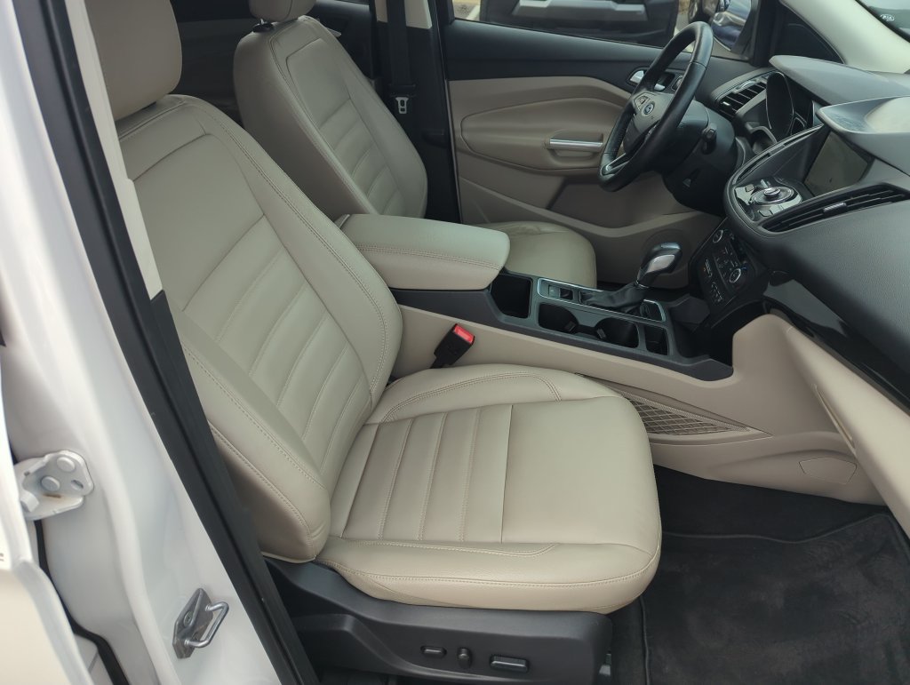 Used 2019 Ford Escape Titanium AWD/4WD image 36