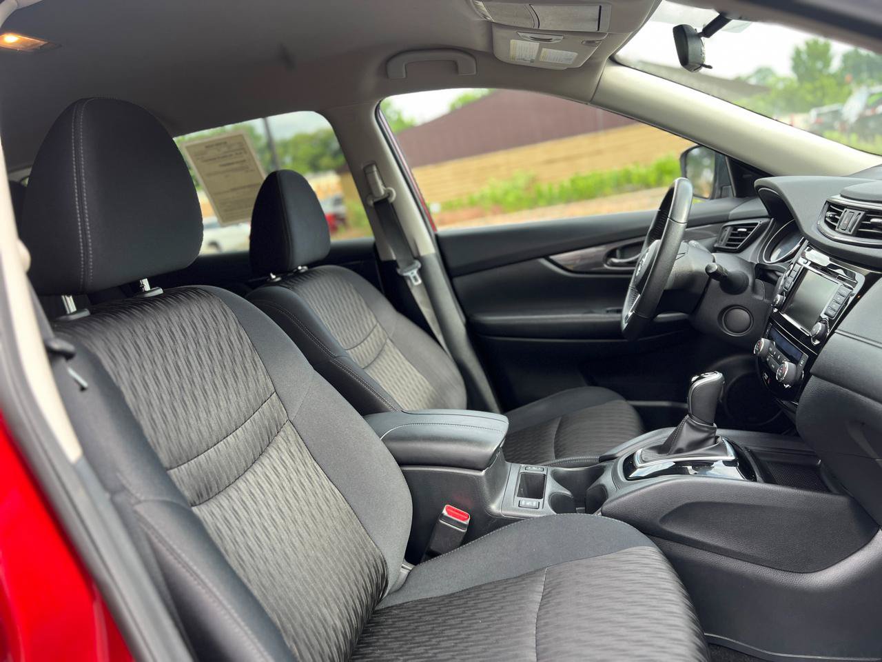 Used 2019 Nissan Rogue SV AWD/4WD image 44