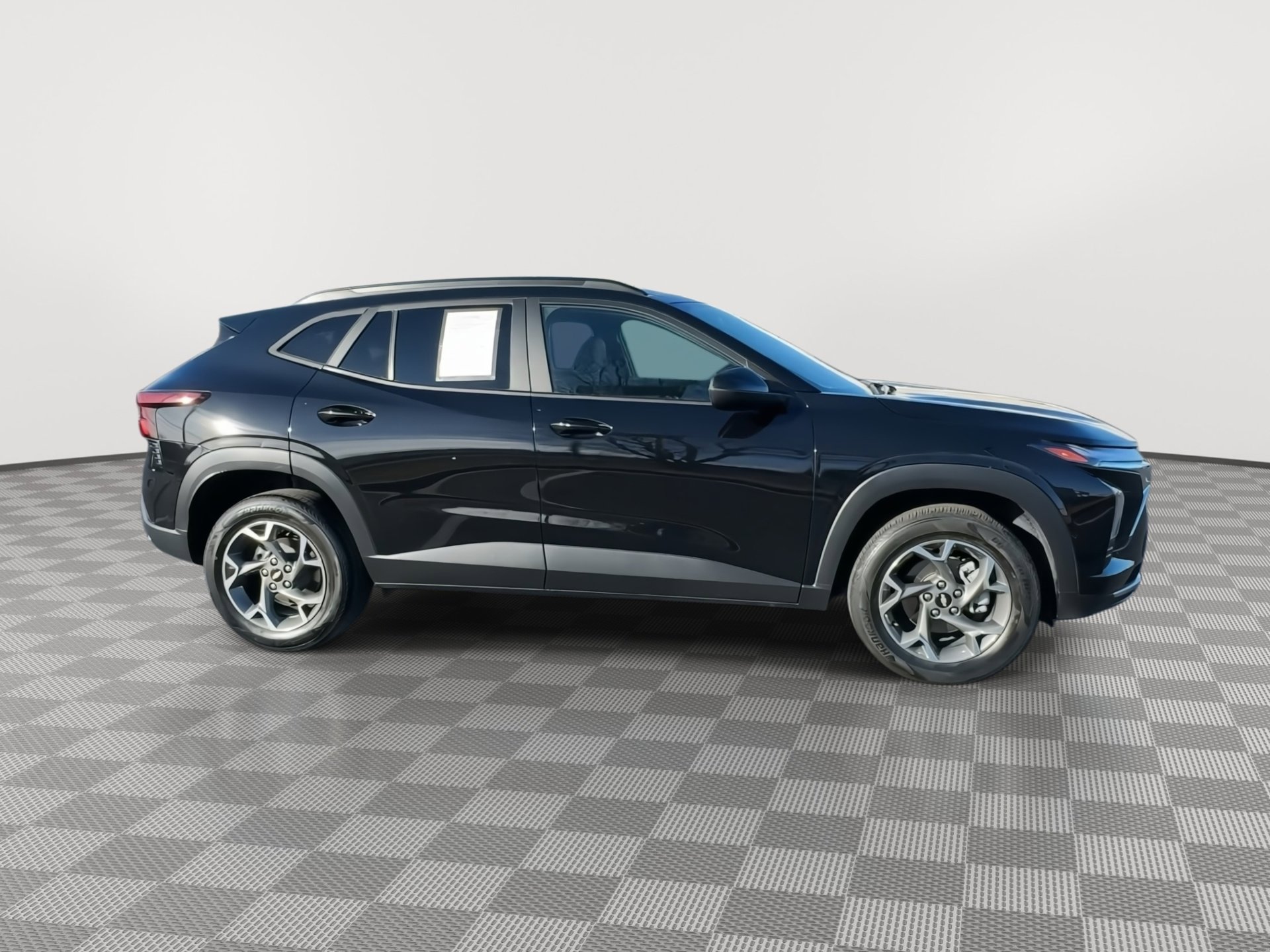 Used 2024 Chevrolet Trax LT w/ Driver Confidence Package image 4