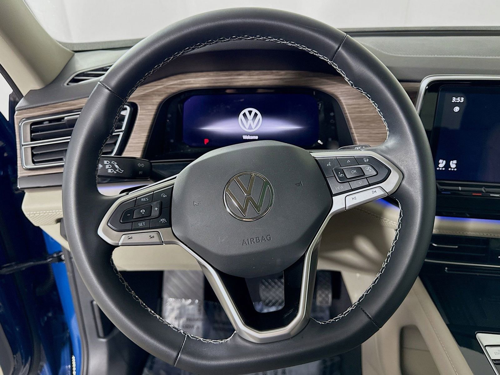 Used 2025 Volkswagen Atlas SEL image 14