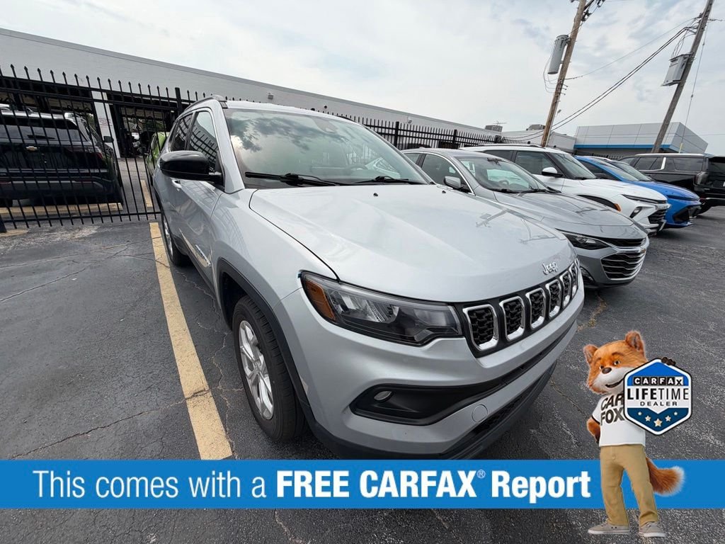 Used 2024 Jeep Compass Latitude AWD/4WD image 39