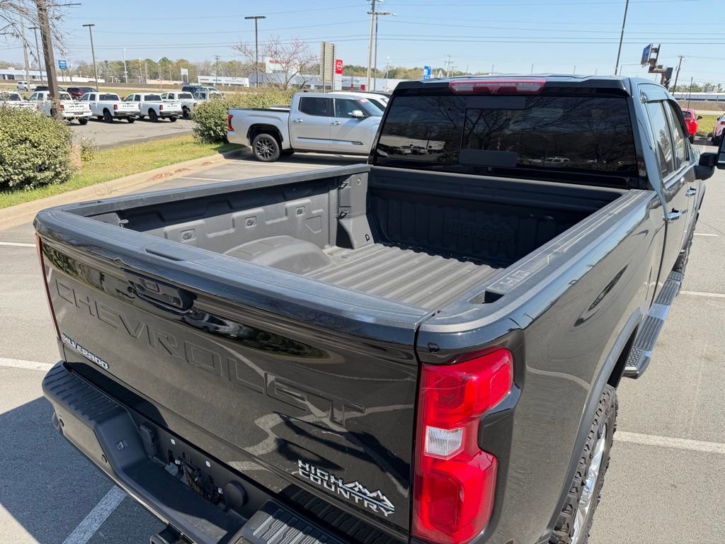 Used 2023 Chevrolet Silverado 3500 High Country image 8