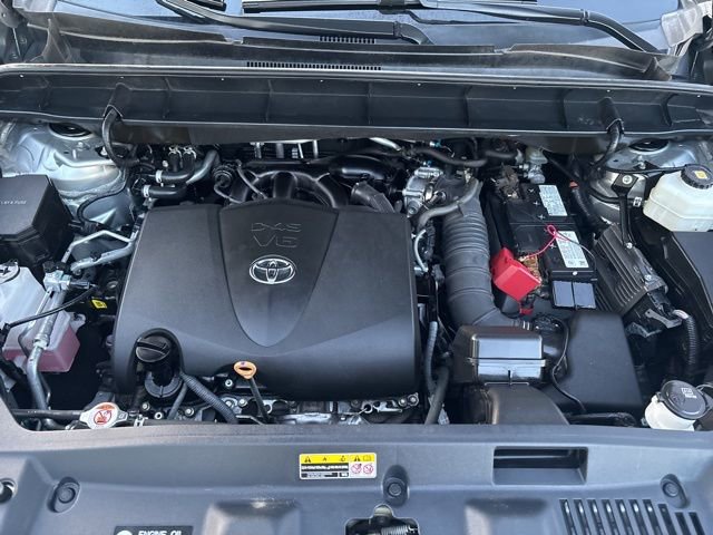 Used 2020 Toyota Highlander Platinum AWD/4WD image 43