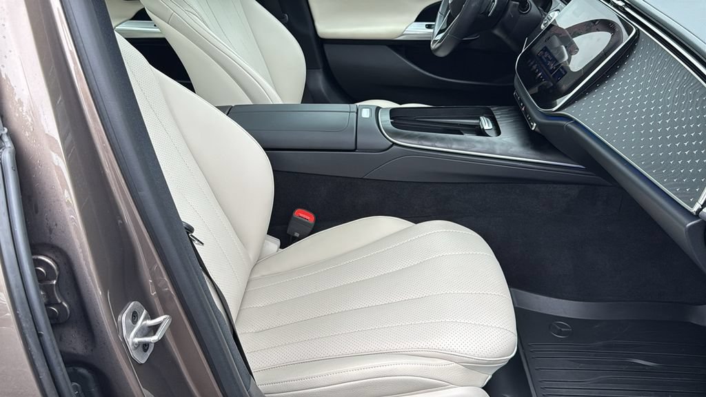 Certified 2025 Mercedes-Benz E 350 4MATIC Sedan image 10