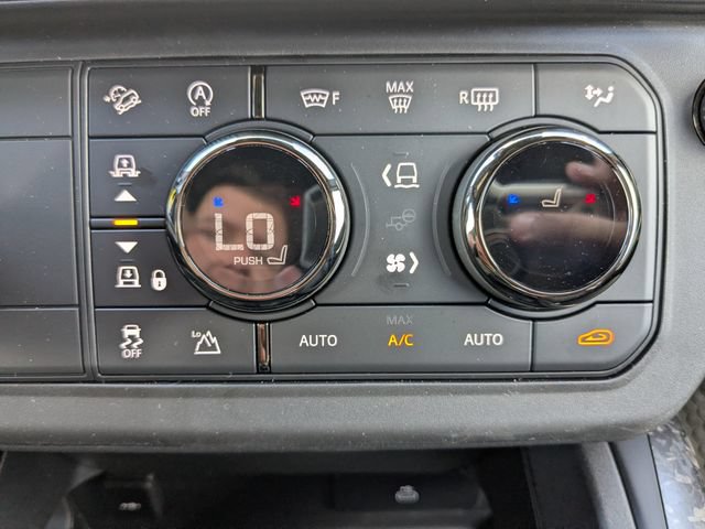 New 2026 Land Rover Defender 110 OCTA AWD/4WD image 27