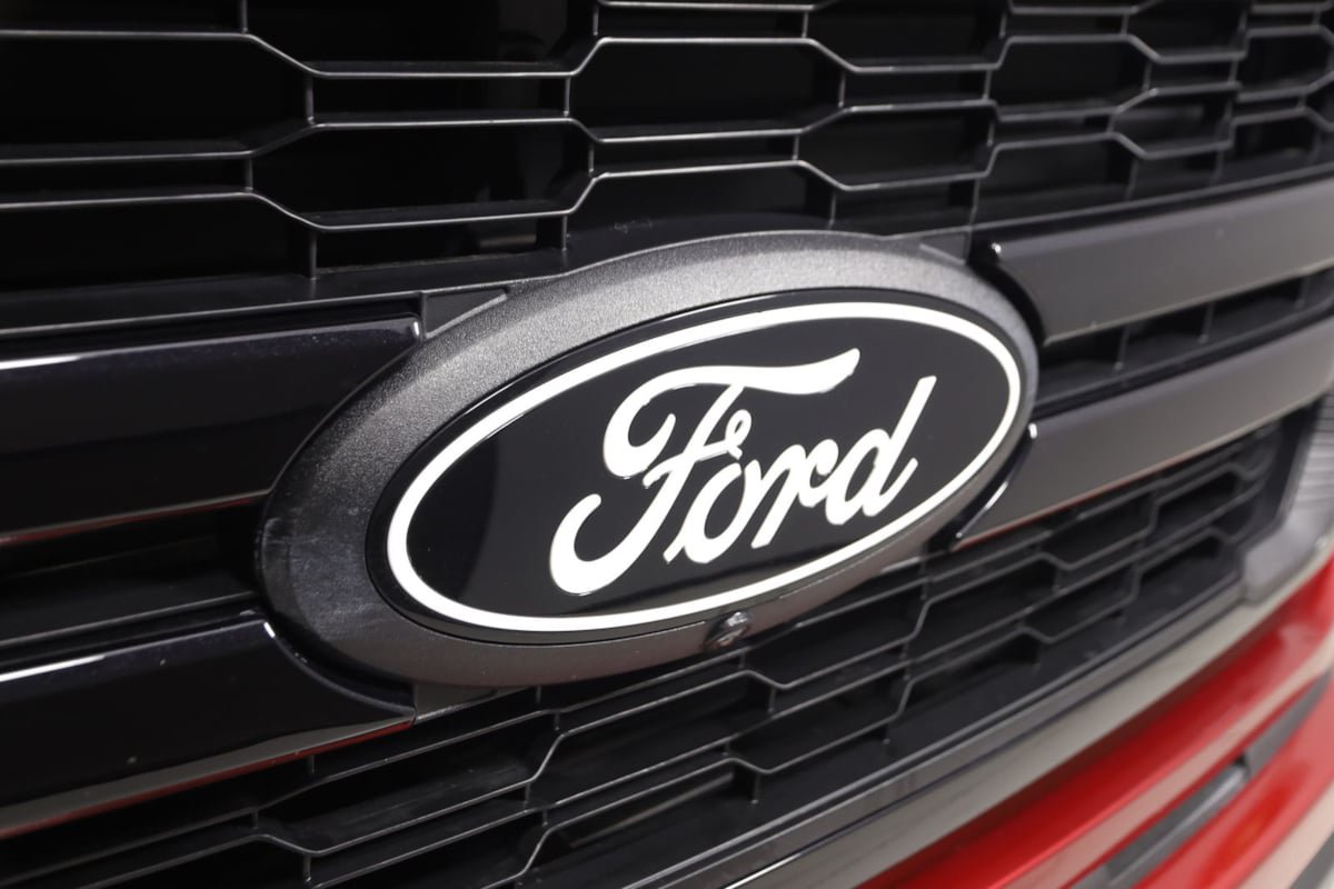 Used 2024 Ford F150 Lariat AWD/4WD image 16