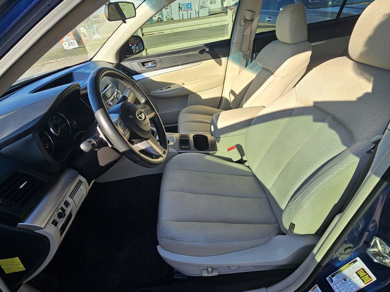 Used 2010 Subaru Legacy 2.5i Premium image 10