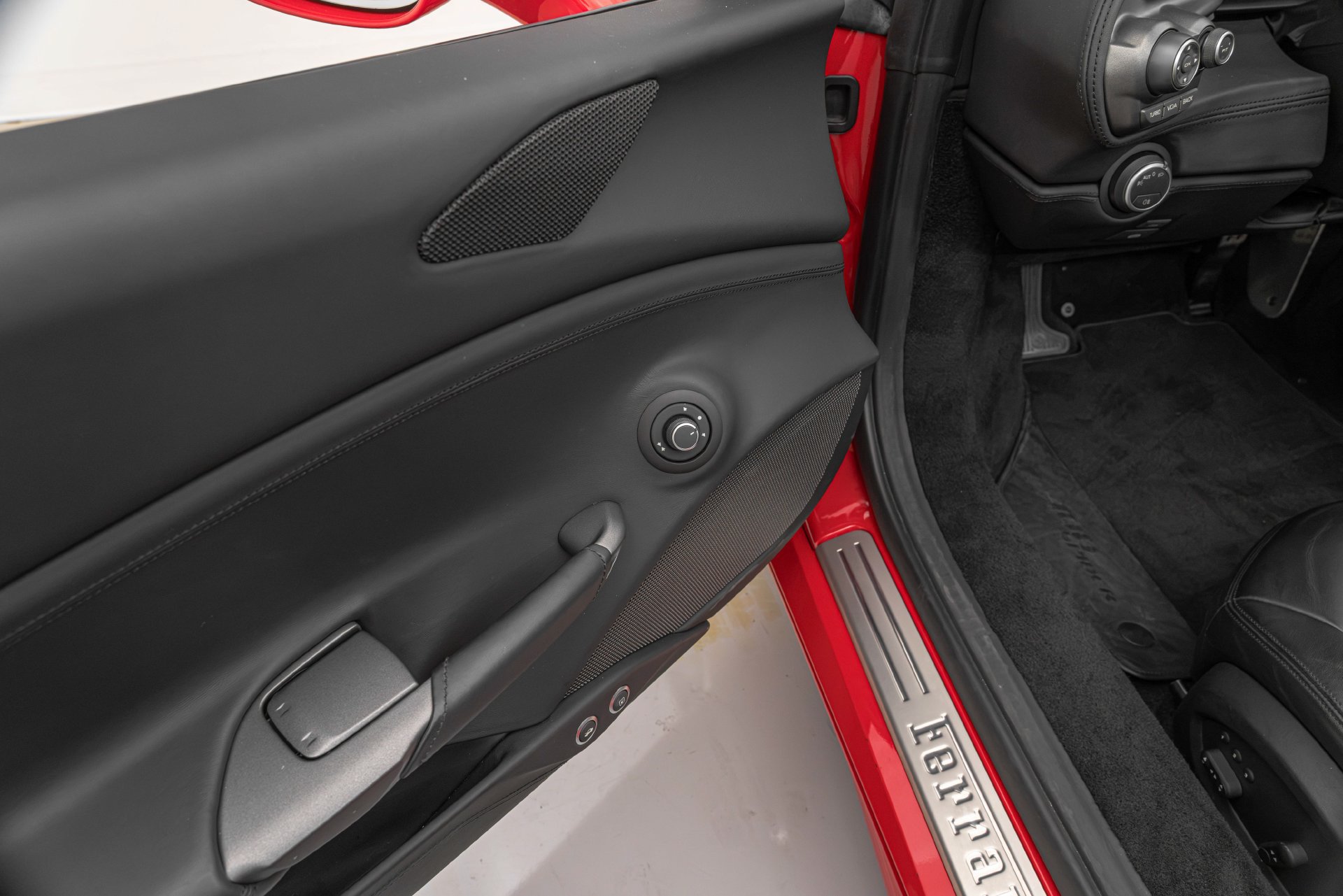 Certified 2018 Ferrari 488 Spider RWD image 38