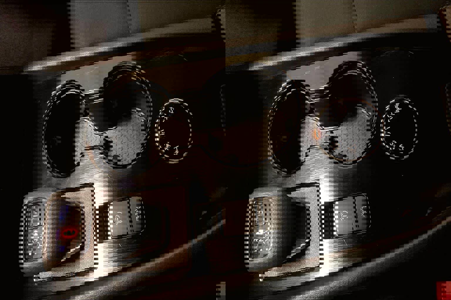 Used 2023 Nissan Rogue S image 16