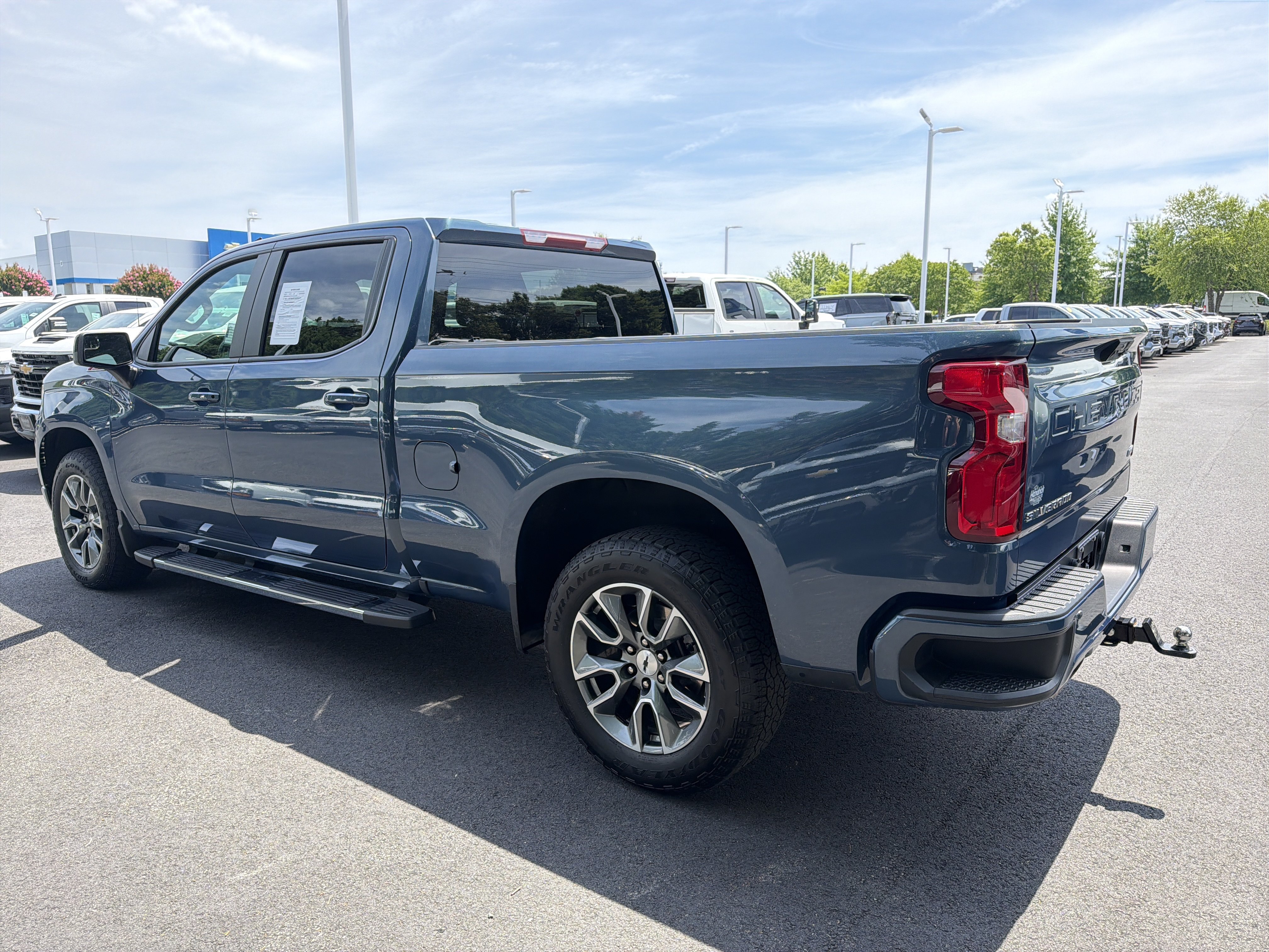 Used 2024 Chevrolet Silverado 1500 RST w/ Z71 Off-Road Package AWD/4WD image 7