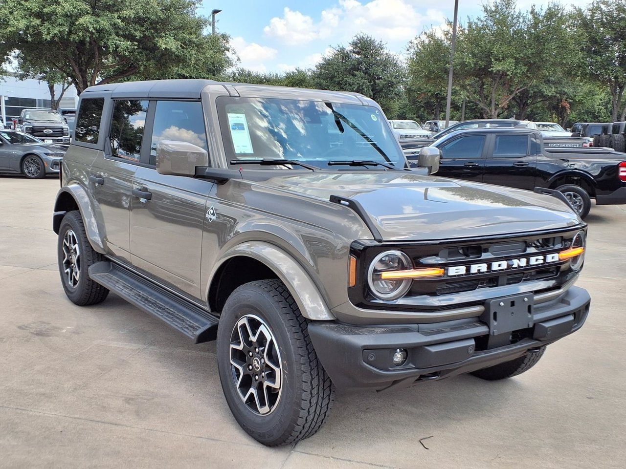 New 2026 Ford Bronco Outer Banks AWD/4WD image 3