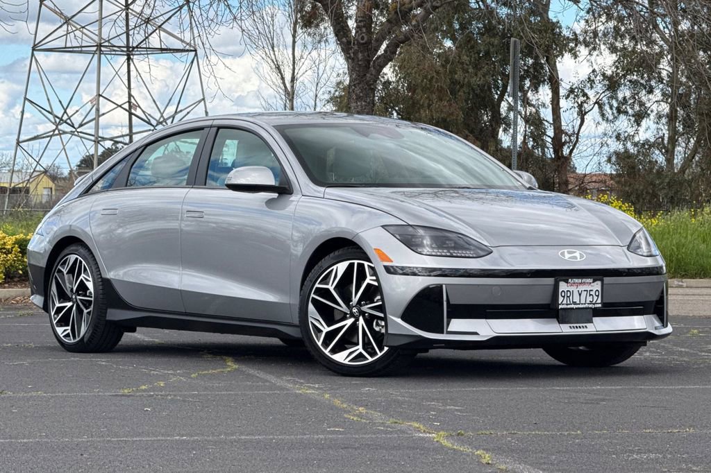 Used 2023 Hyundai Ioniq 6 SEL image 2