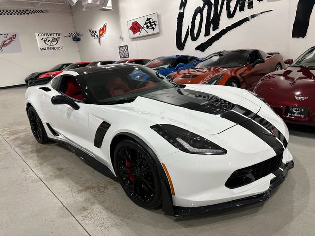 Used 2016 Chevrolet Corvette Z06 w/ 3LZ Preferred Equipment Group RWD image 21
