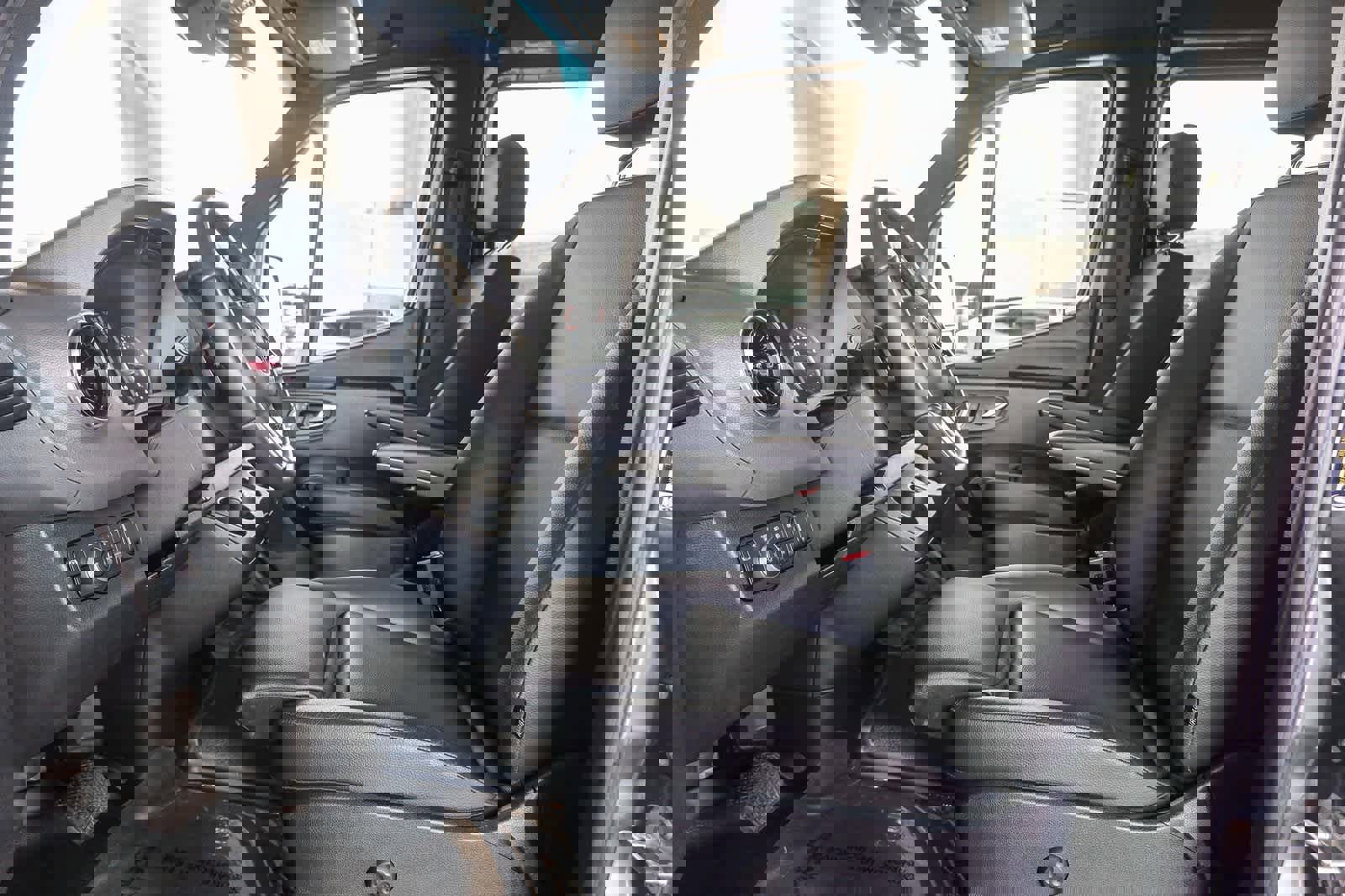 Used 2024 Mercedes-Benz Sprinter 2500 image 22