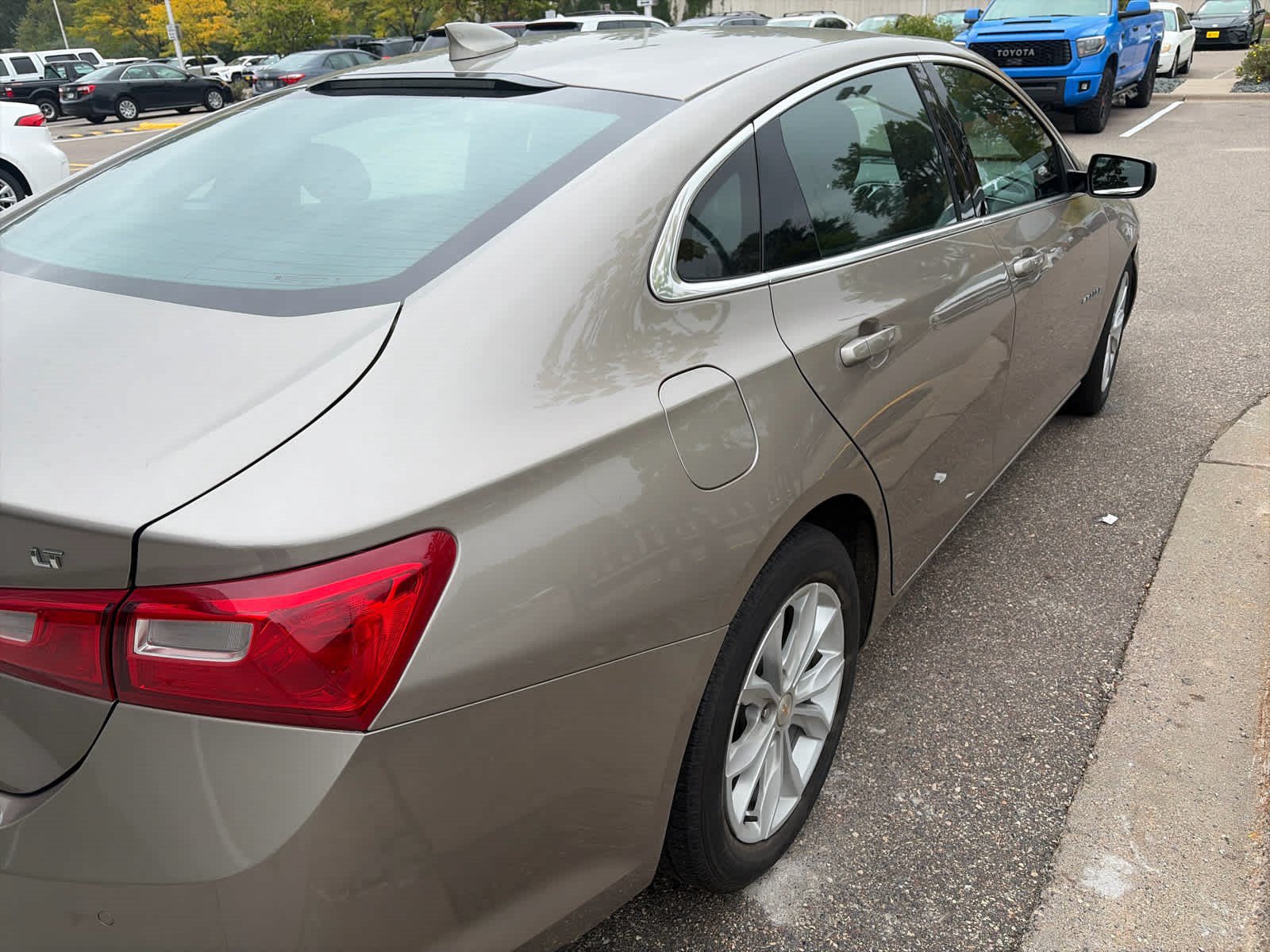 Used 2024 Chevrolet Malibu LT FWD image 9
