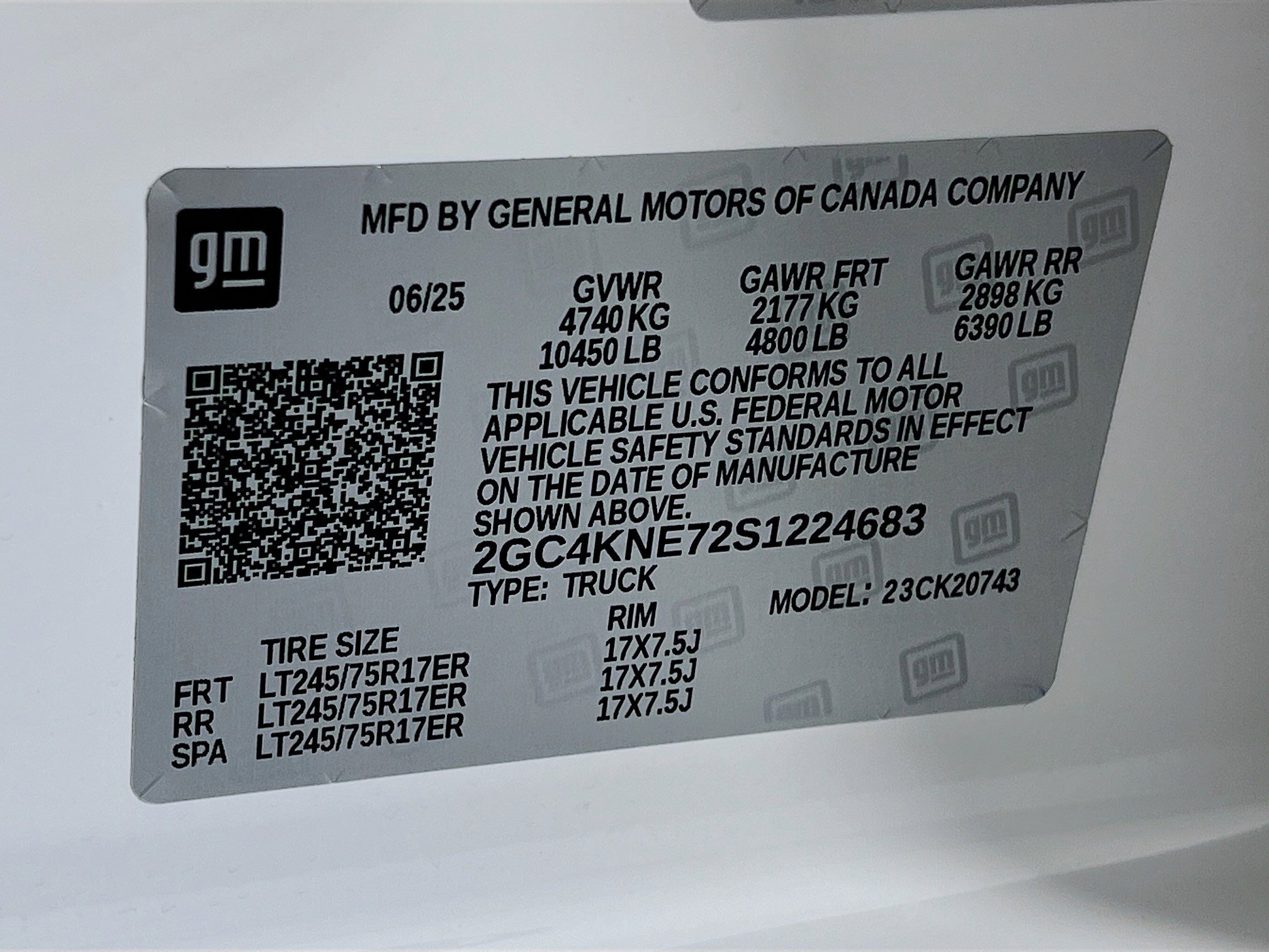 Used 2025 Chevrolet Silverado 2500 LT w/ Safety Package image 35