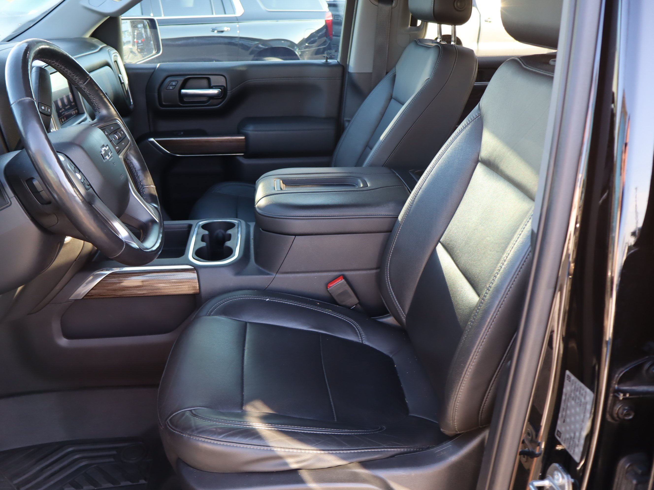 Used 2019 Chevrolet Silverado 1500 LT Trail Boss AWD/4WD image 18