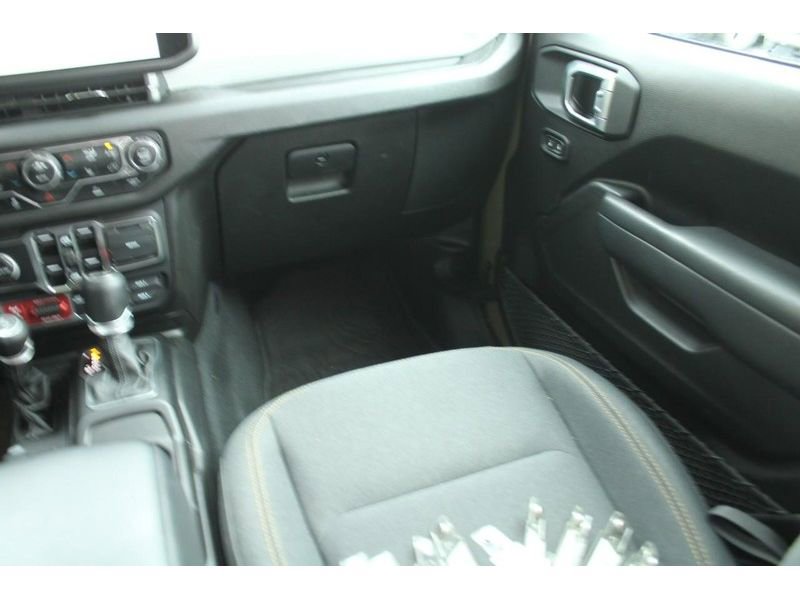 Used 2025 Jeep Wrangler Unlimited Sport AWD/4WD image 19