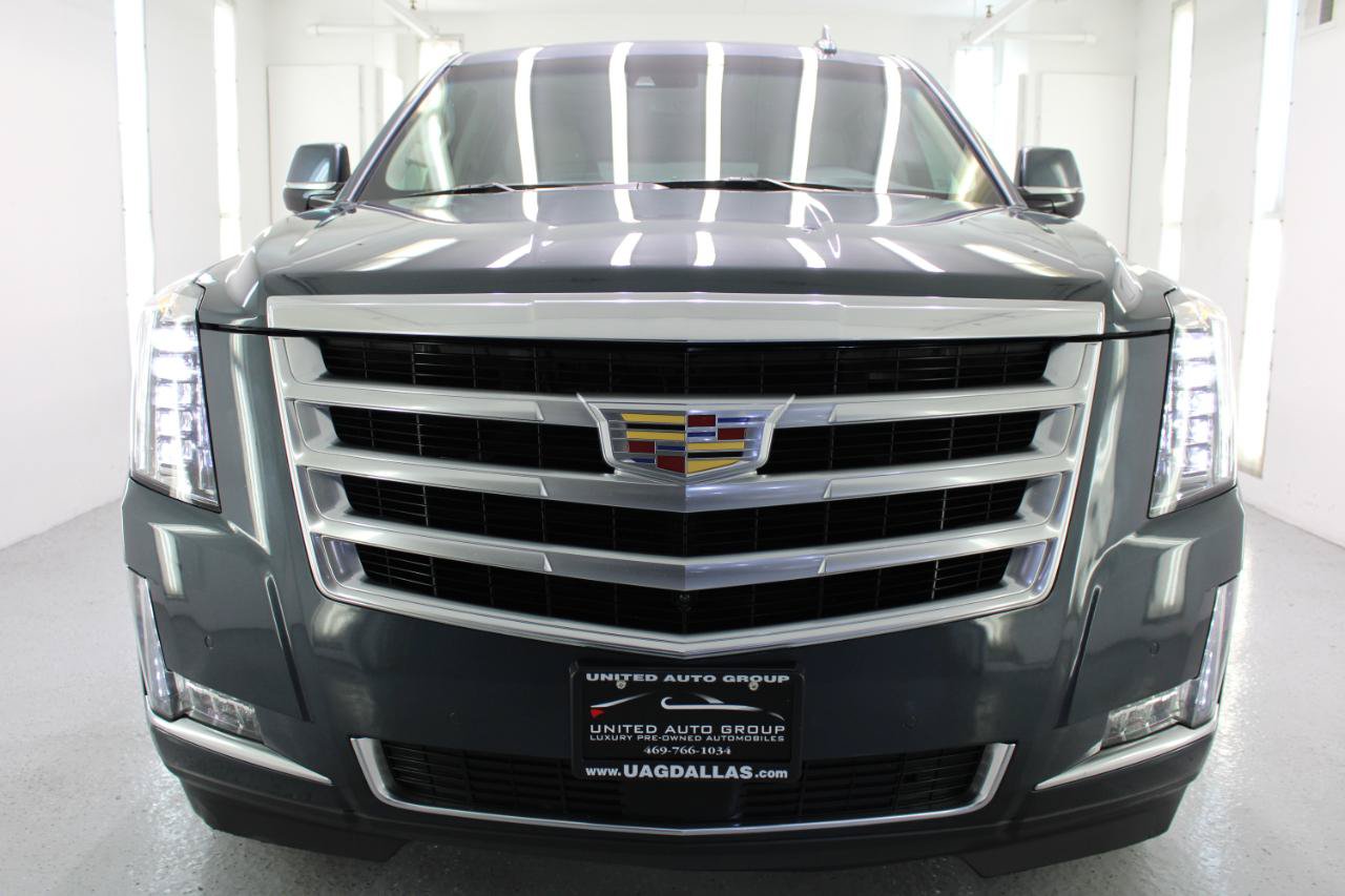 Used 2019 Cadillac Escalade ESV Premium Luxury AWD/4WD image 13