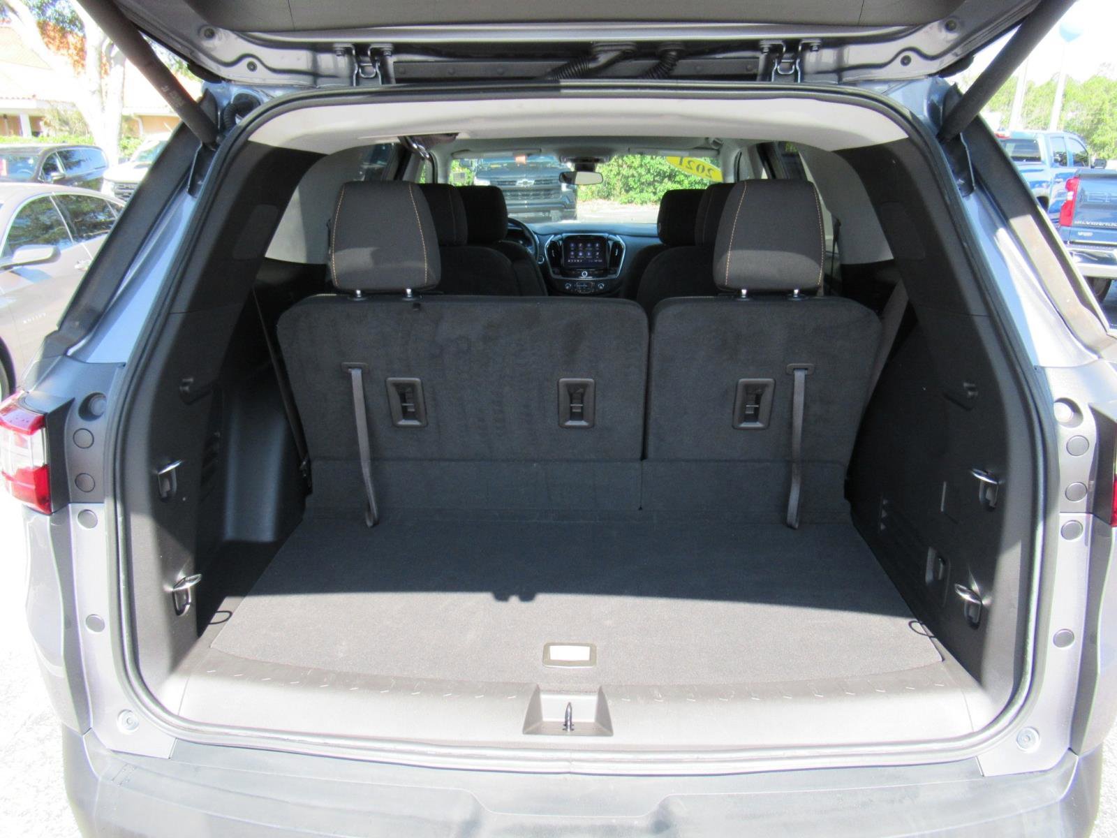 Used 2021 Chevrolet Traverse LT FWD image 35