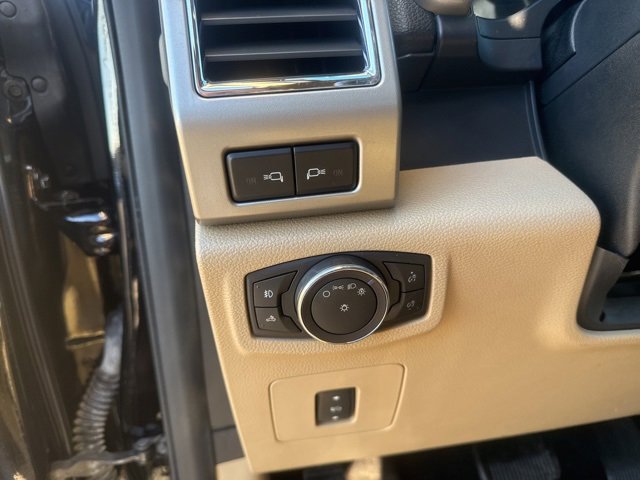 Used 2017 Ford F150 Lariat image 18