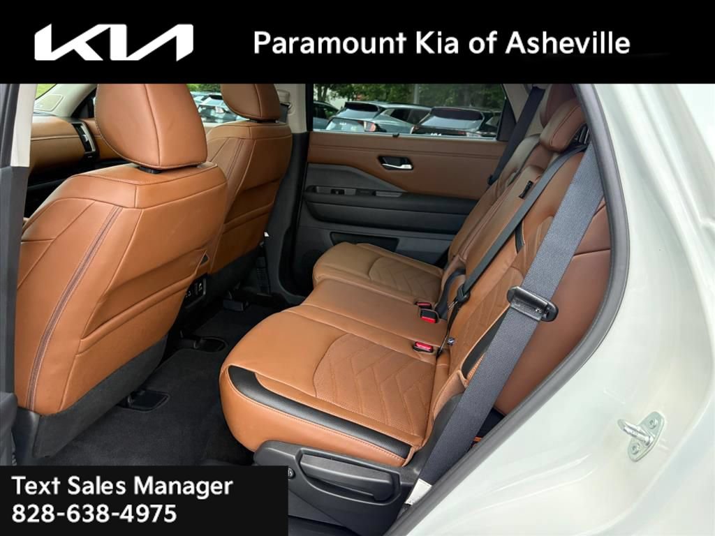 Used 2024 Nissan Pathfinder Platinum w/ Cargo Package AWD/4WD image 21