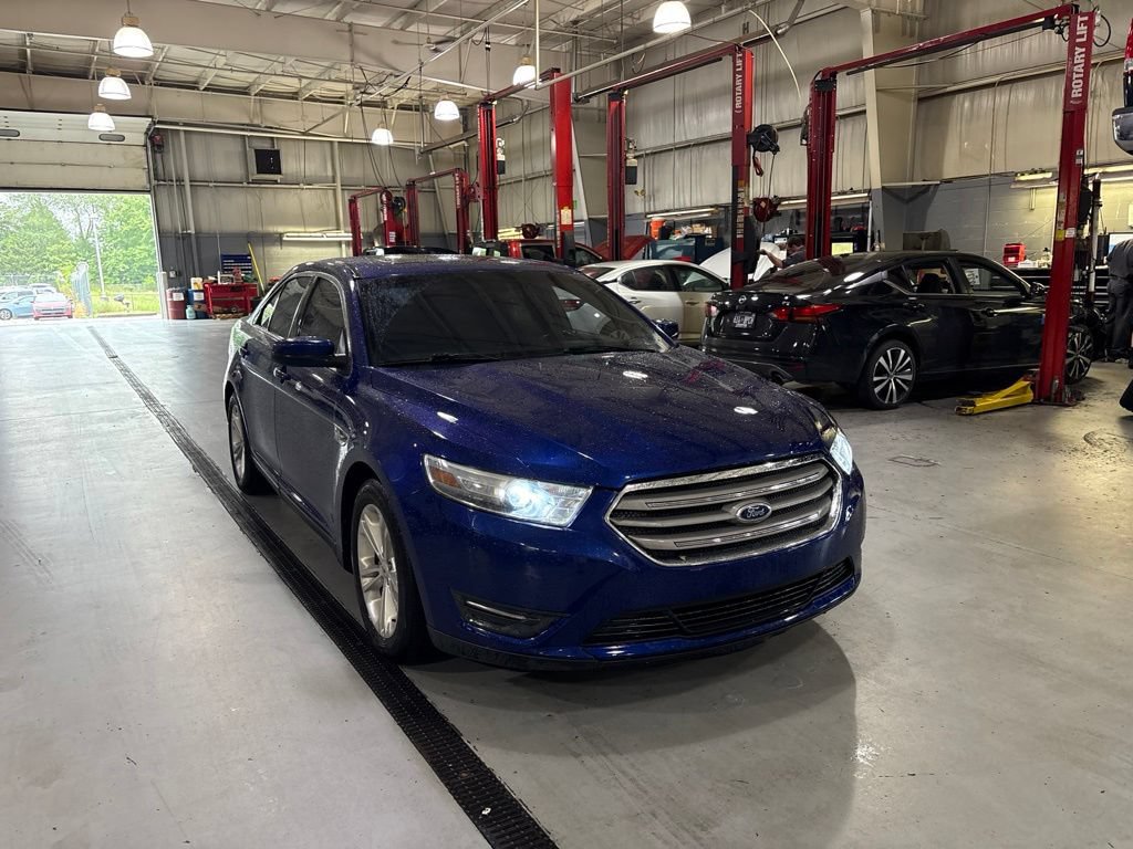 Used 2013 Ford Taurus SEL FWD image 2
