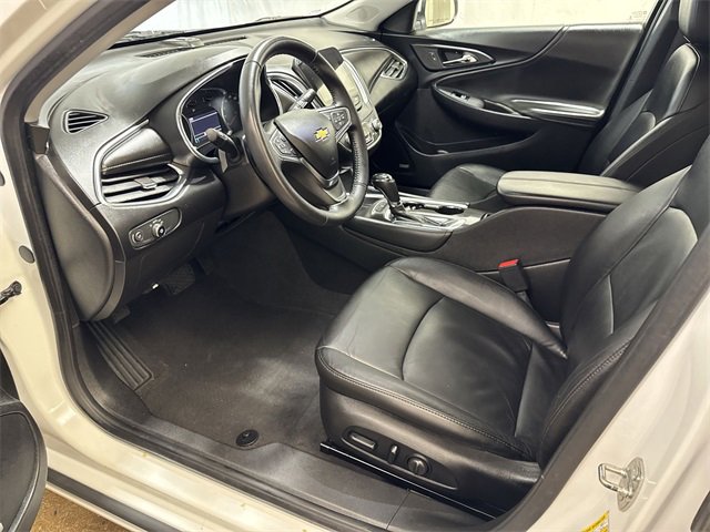 Certified 2017 Chevrolet Malibu LT w/ Leather Package image 11