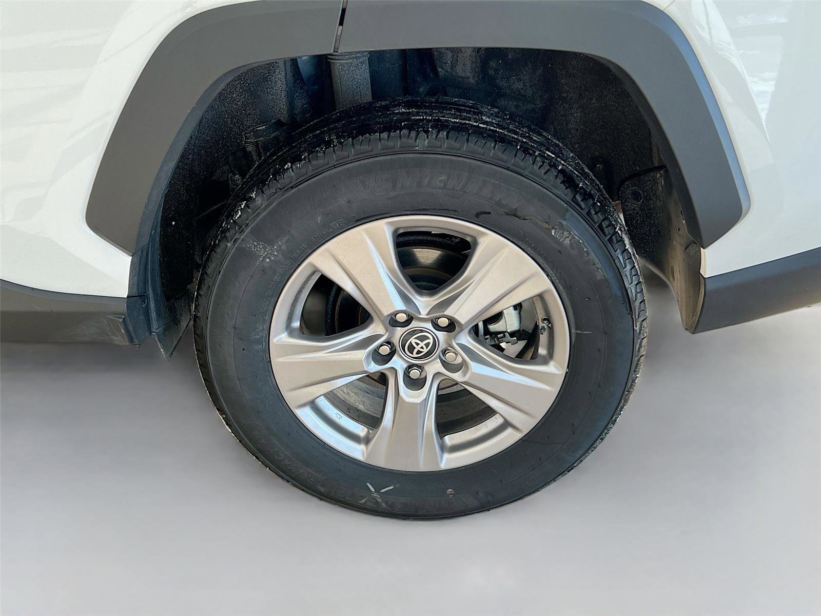 Used 2025 Toyota RAV4 XLE image 33