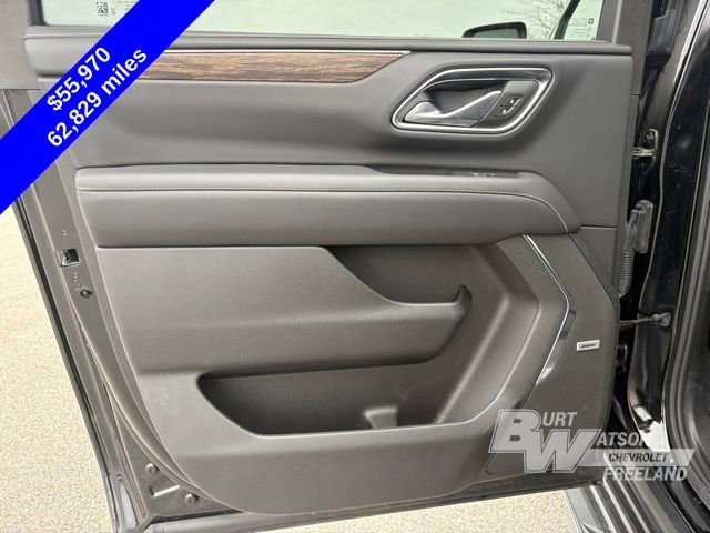 Used 2024 Chevrolet Suburban Premier w/ Premium Package 2 AWD/4WD image 28
