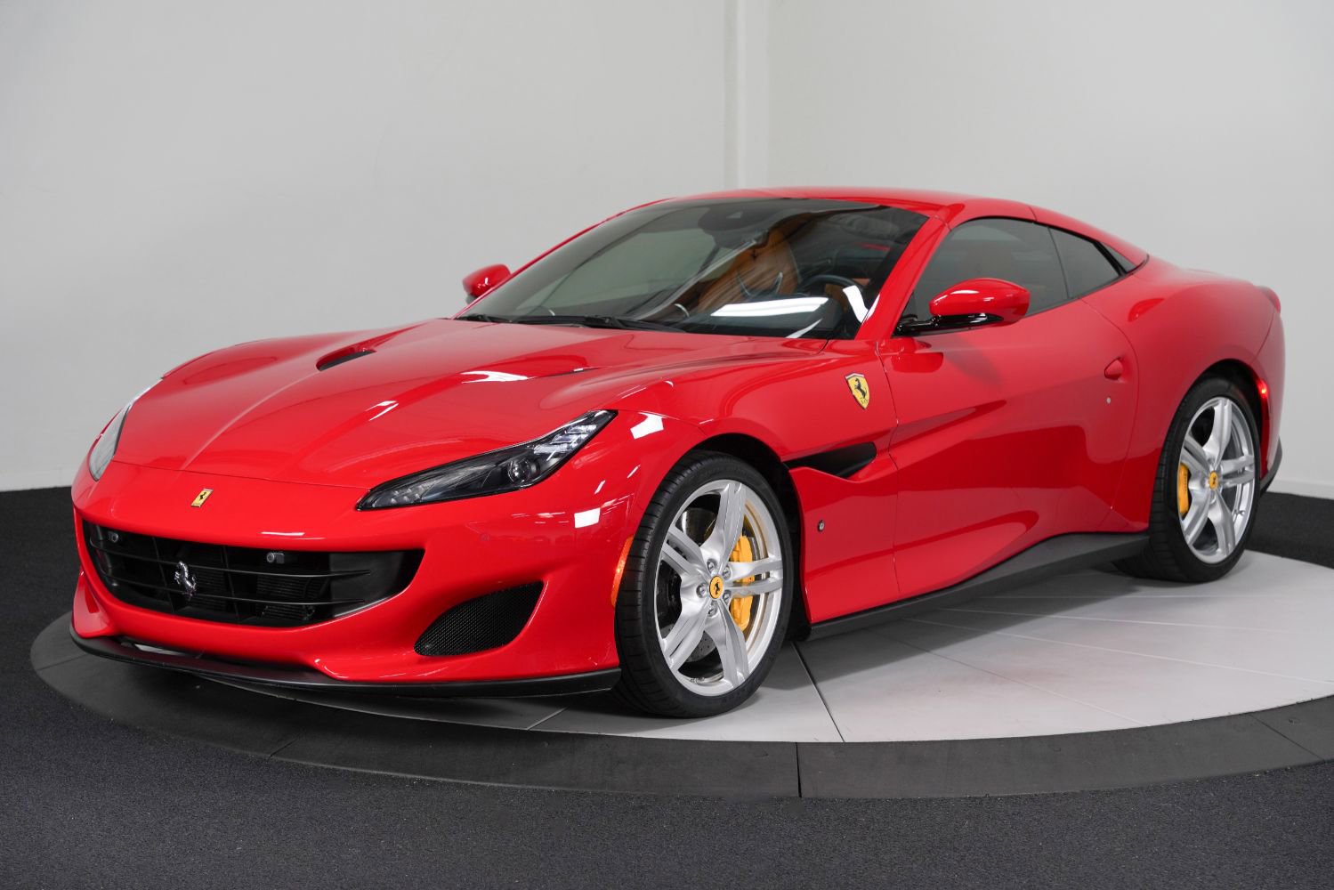 Used 2020 Ferrari Portofino image 6