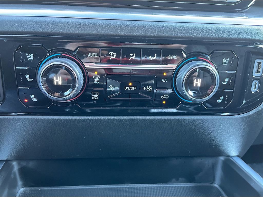 Used 2024 Chevrolet Silverado 1500 High Country w/ High Country Premium Package image 16