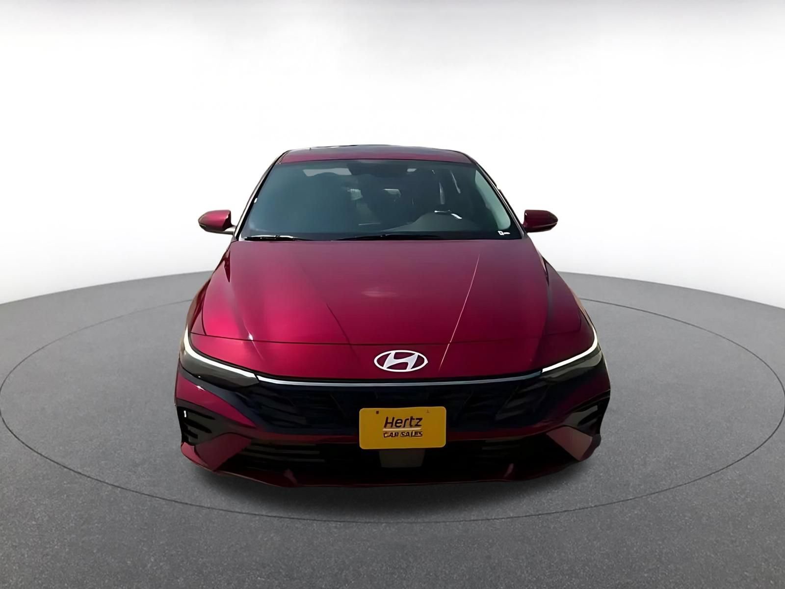 Used 2025 Hyundai Elantra Limited FWD image 3