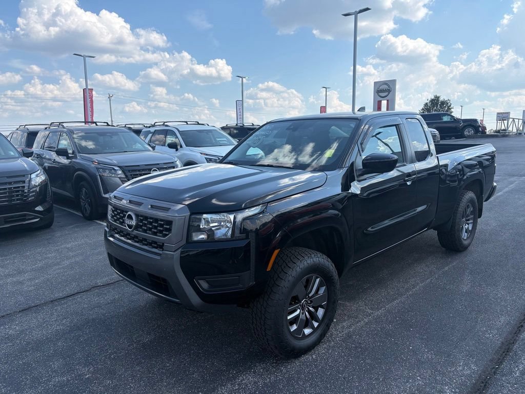 Used 2025 Nissan Frontier SV AWD/4WD image 9