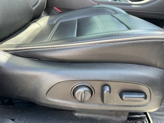 Used 2021 GMC Acadia Denali w/ Denali Ultimate Package AWD/4WD image 12