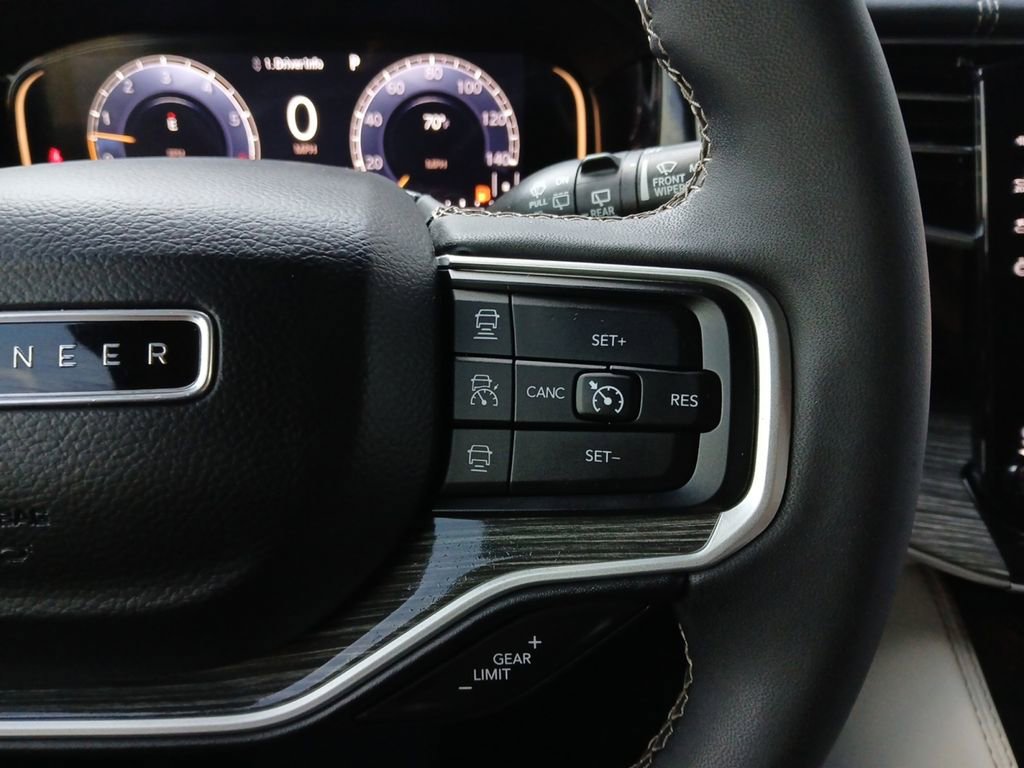 Used 2022 Jeep Wagoneer Series III w/ Convenience Group I AWD/4WD image 25