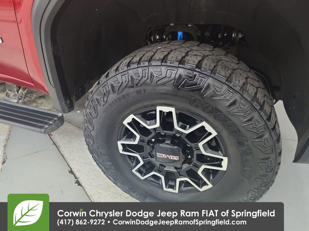 Used 2025 GMC Sierra 2500 AT4X AWD/4WD image 25
