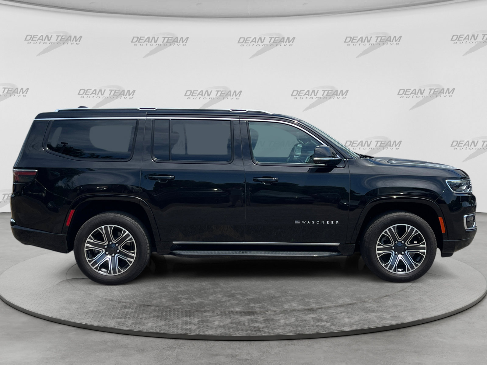Used 2024 Jeep Wagoneer Series II AWD/4WD image 8