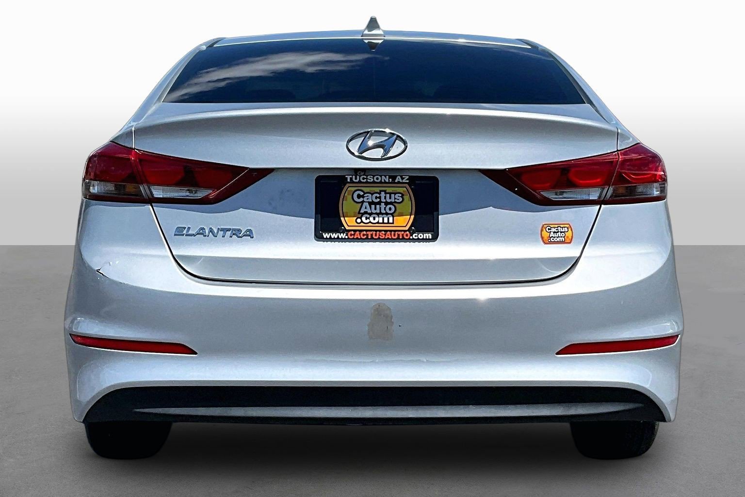 Used 2018 Hyundai Elantra SEL FWD image 2