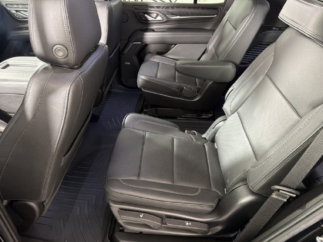 Used 2022 GMC Yukon Denali RWD image 17
