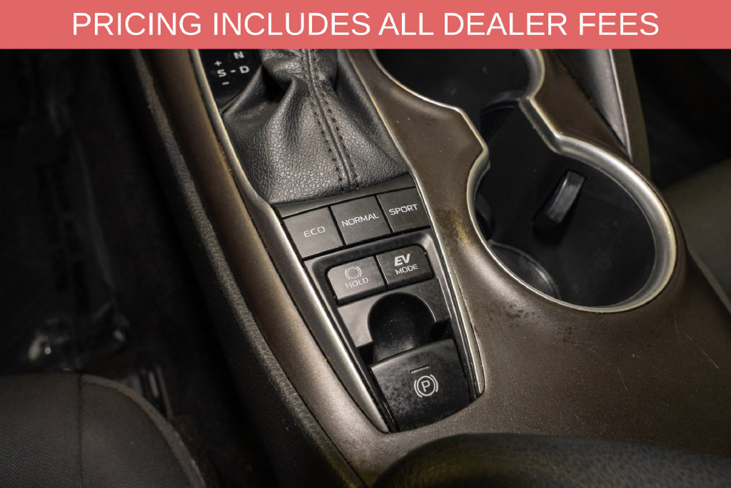 Used 2022 Toyota Camry LE FWD image 15