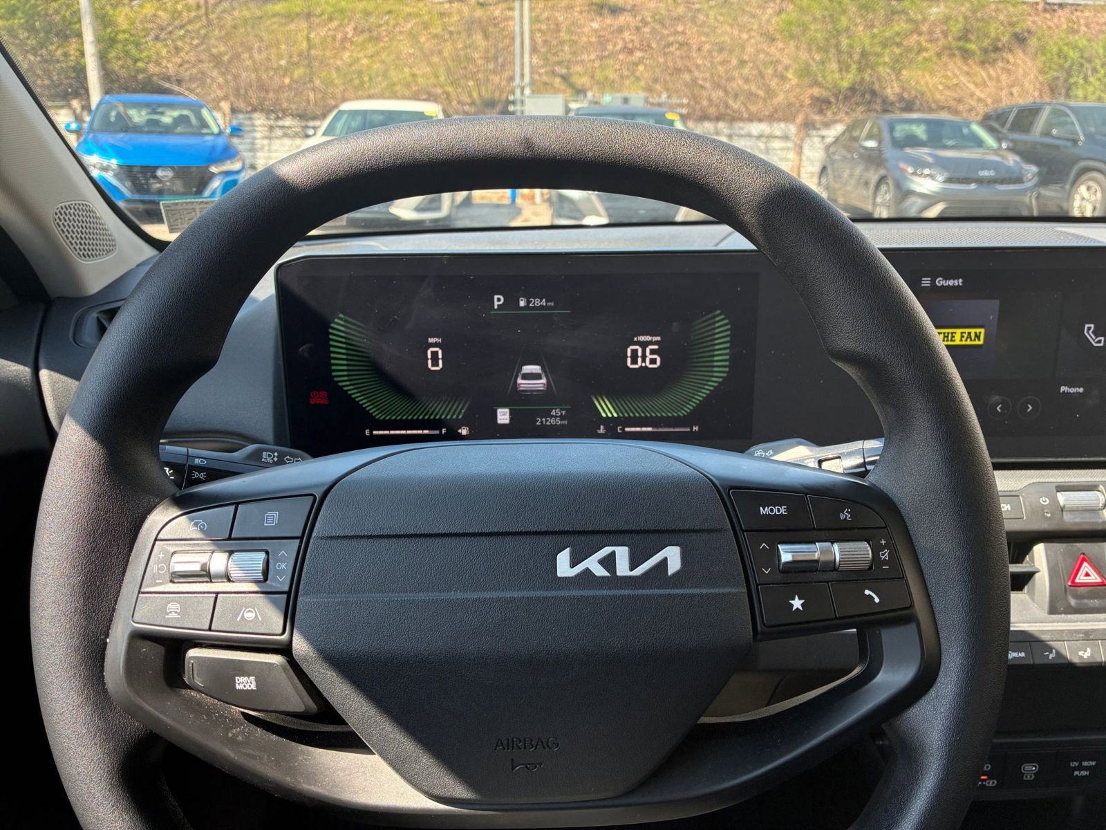 Used 2025 Kia K4 LXS image 28